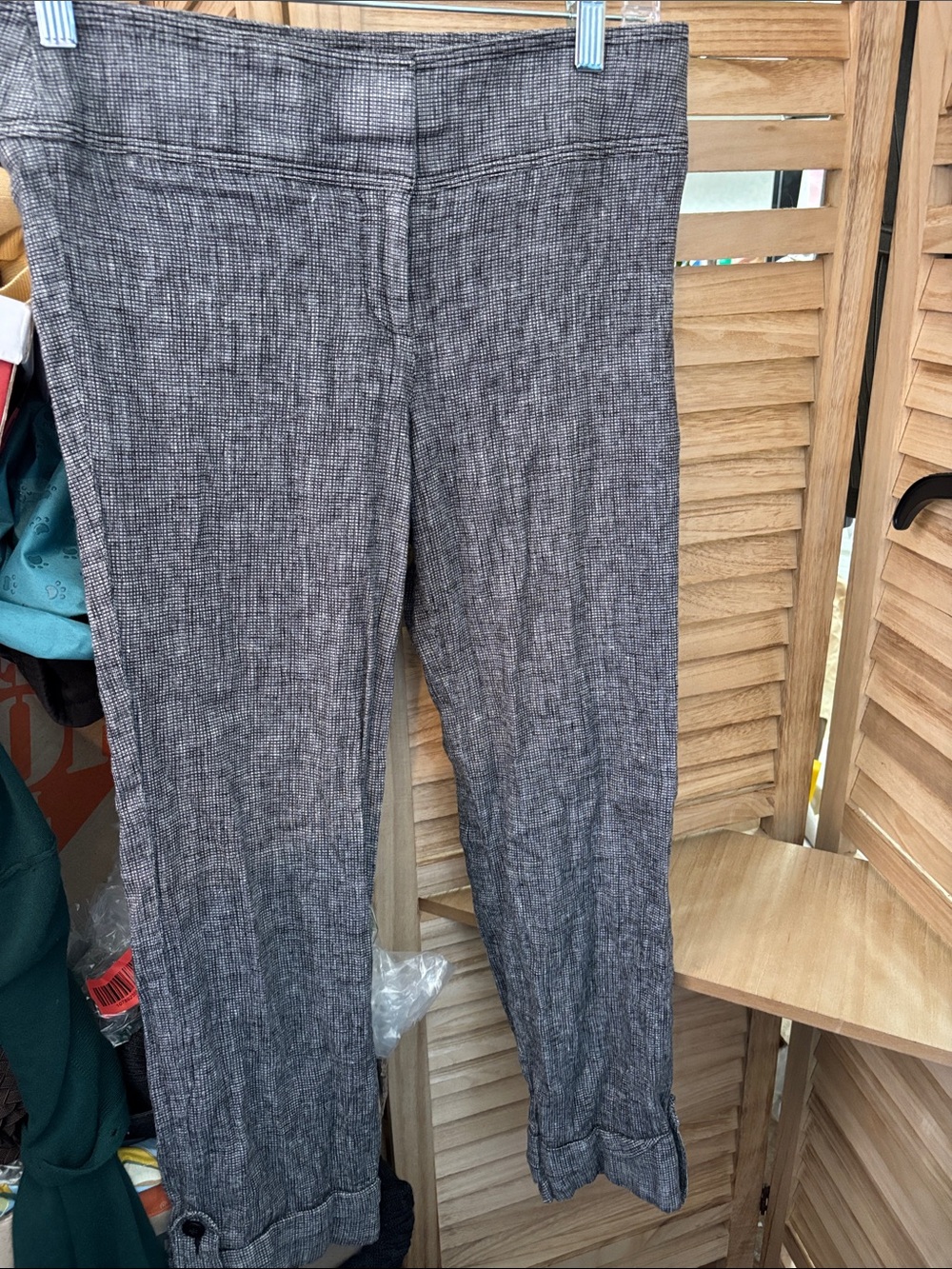 bebe Textured Cropped Slacks 6